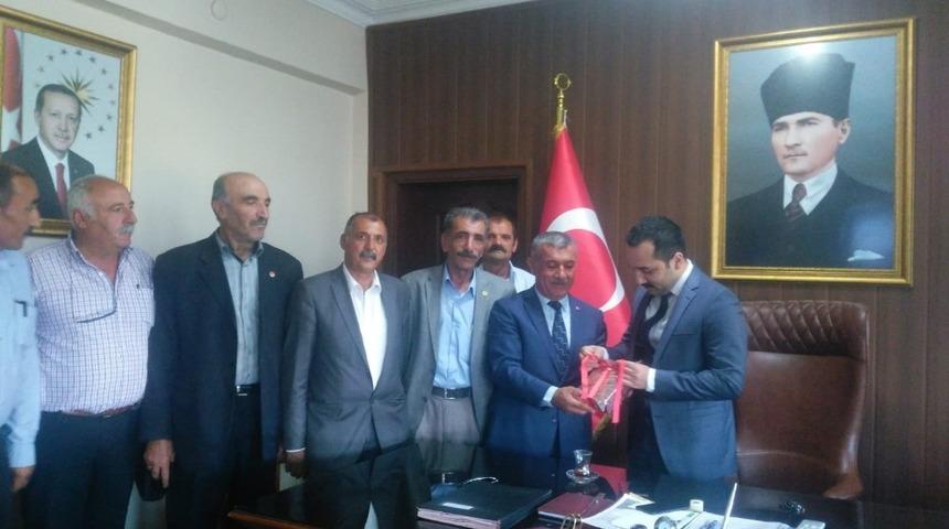 Ak&ccedil;adağ yeni kaymakamına kavuştu