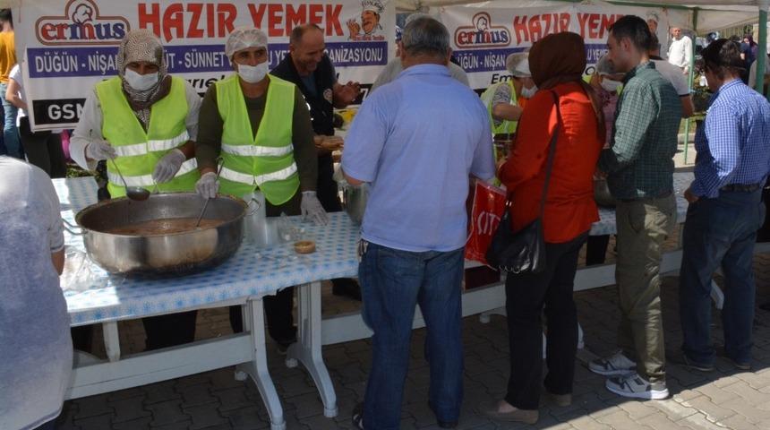 &Ccedil;aycuma&rsquo;da 4 bin kişiye aşure dağıtıldı