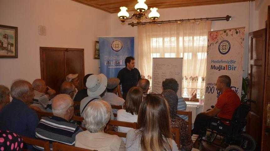 D&uuml;nya Alzheimer g&uuml;n&uuml;nde 100 yaş evinde s&ouml;yleşi