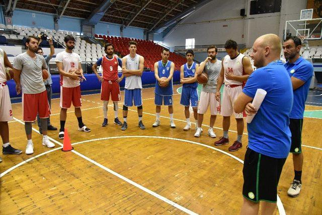 Büyükşehirin dev adamları federasyon kupası yolcusu