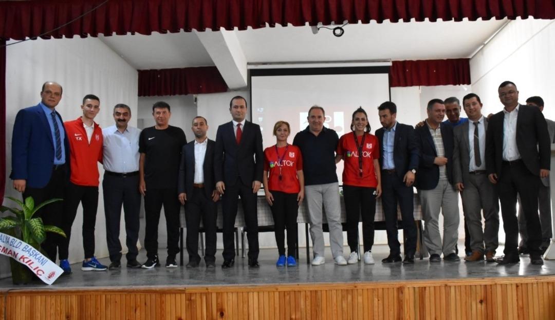 Balkes&rsquo;in hocaları Balya&rsquo;da &ouml;ğrencilerle buluştu