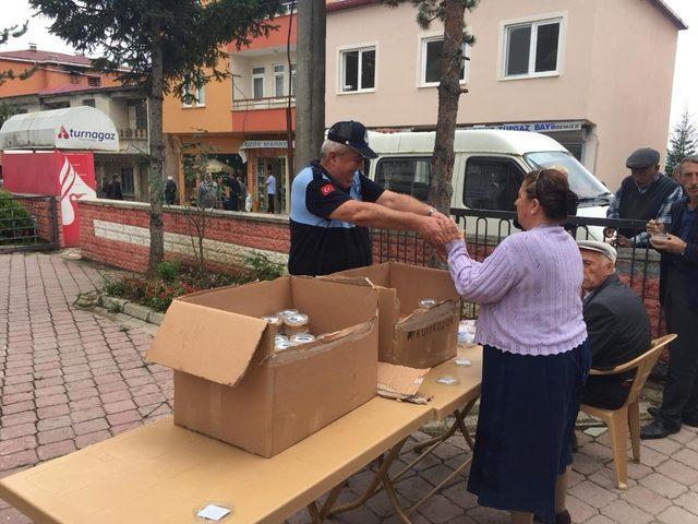 Ordu Büyükşehir Belediyesi 19 ilçede aşure dağıttı