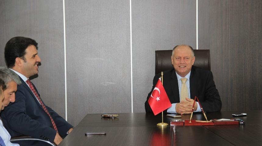 &Ccedil;akır Kaymakam &Ccedil;orumluoğlu ile kamp&uuml;s&uuml; g&ouml;r&uuml;şt&uuml;