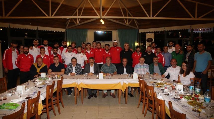 Başkan Akın, Bartınsporlu futbolcularla buluştu