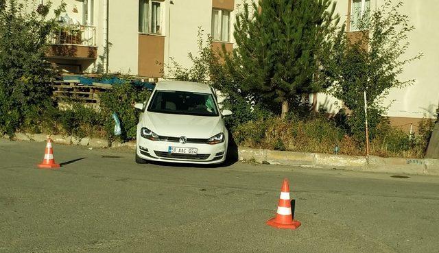 Sivas’ta hafif ticari araç ile otomobil çarpıştı: 4 yaralı