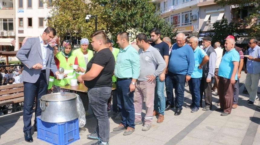 Başkan Arslan&rsquo;dan aşure ikramı