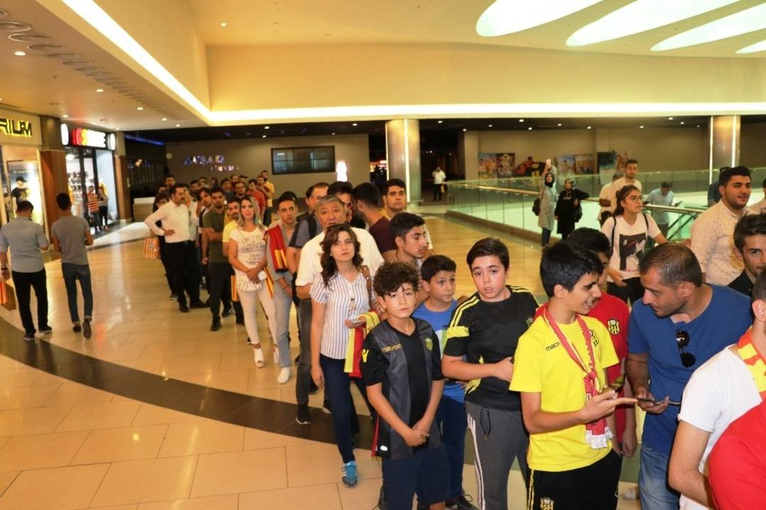 Yeni Malatyaspor&rsquo;a taraftar ilgisi