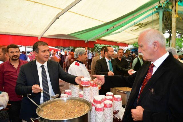 &Uuml;nye&rsquo;de g&ouml;n&uuml;ller aşure ile tatlandı 1