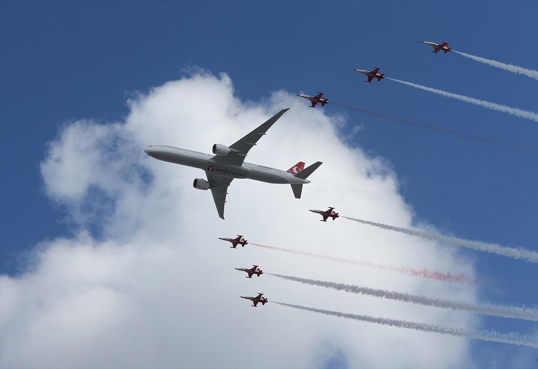 Dışişleri Bakanı &Ccedil;avuşoğlu Surinam'da