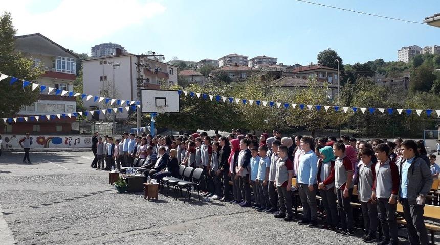 G&uuml;l&uuml;&ccedil; Vesile Dikmen Orta Okulunda &rsquo;&rsquo; İlk&ouml;ğretim Haftası &rsquo;&rsquo; Kutlandı