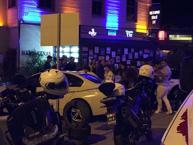 Kadıköy'de eğlence mekanında silahlı kavga: 1 yaralı