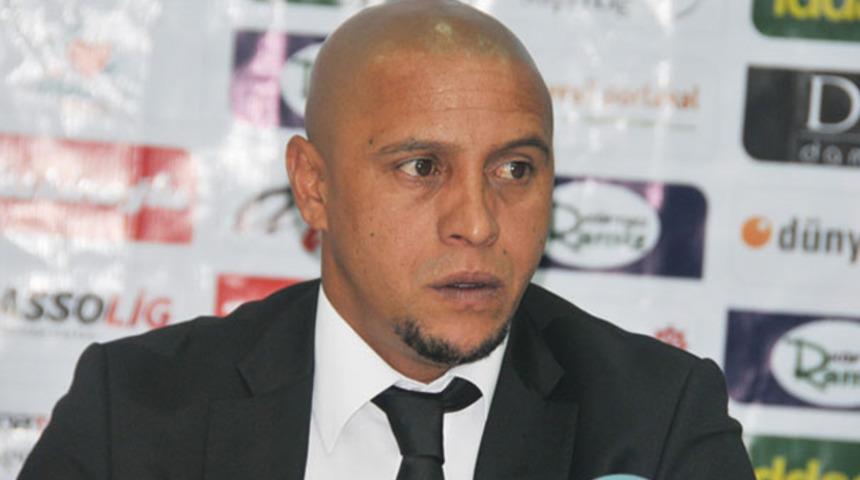 Roberto Carlos'tan Fenerbah&ccedil;e'ye mesaj: Kısa s&uuml;rede takımı ayağa kaldırırım