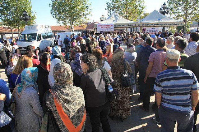 Ankaralılar 5 bin kişilik aşure dağıttı