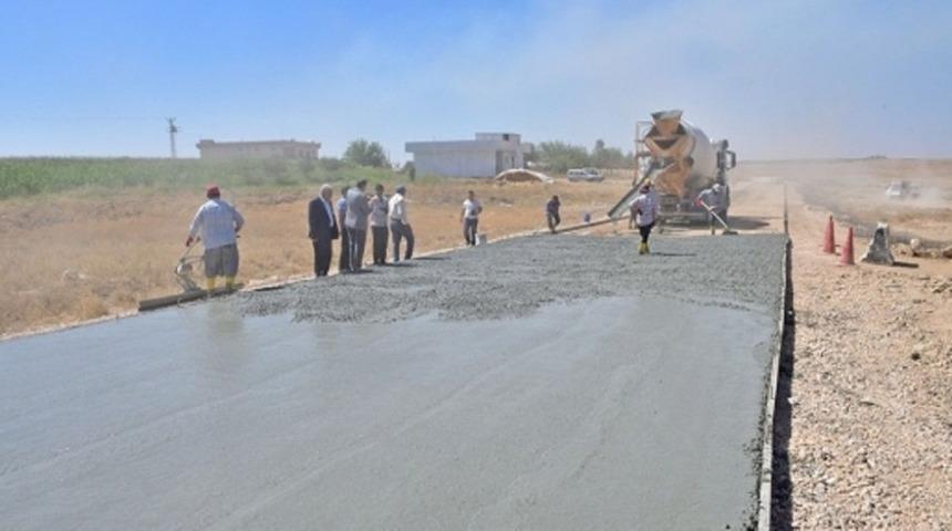 Ceylanpınar&rsquo;da beton yol &ccedil;alışmaları