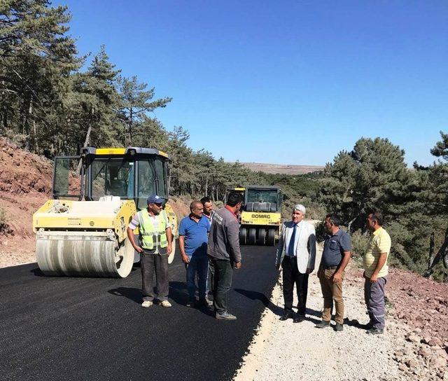 Başkan Musa Yılmaz, köy yolu yapım çalışmalarını inceledi