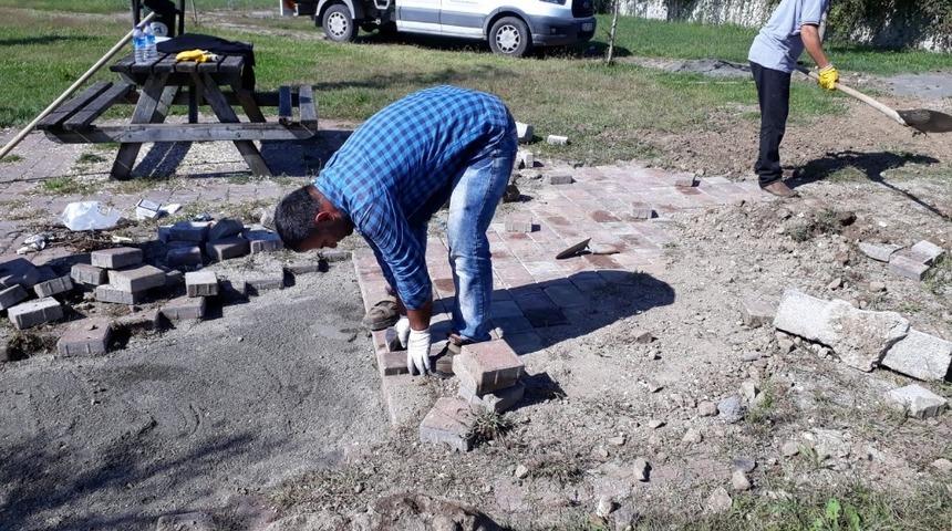 Yeni mahalle parkı taş d&ouml;şendi