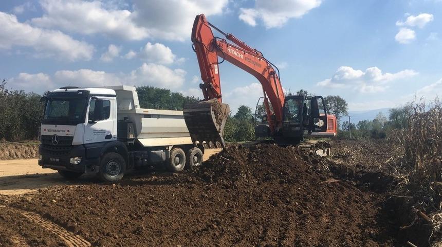 Arap&ccedil;iftliğinde yol a&ccedil;ma &ccedil;alışmaları s&uuml;r&uuml;yor