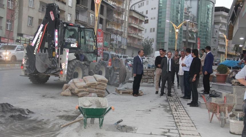 Başkan Epcim, &ccedil;alışmaları denetledi esnafı ziyaret etti