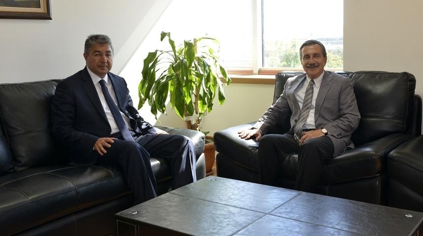 Başkan Ata&ccedil;&rsquo;tan Kaymakam Yılmaz&rsquo;a ziyaret