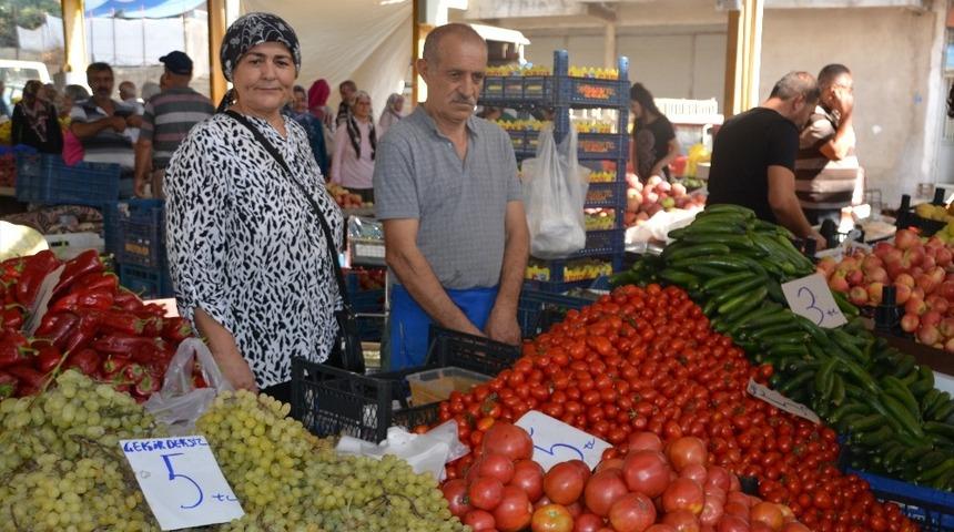 Anamur pazarında zam şampiyonu domates