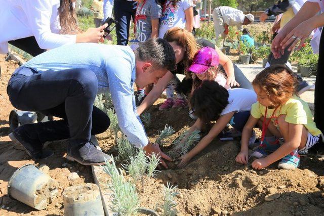 Çağrıya ilk yanıt miniklerden geldi