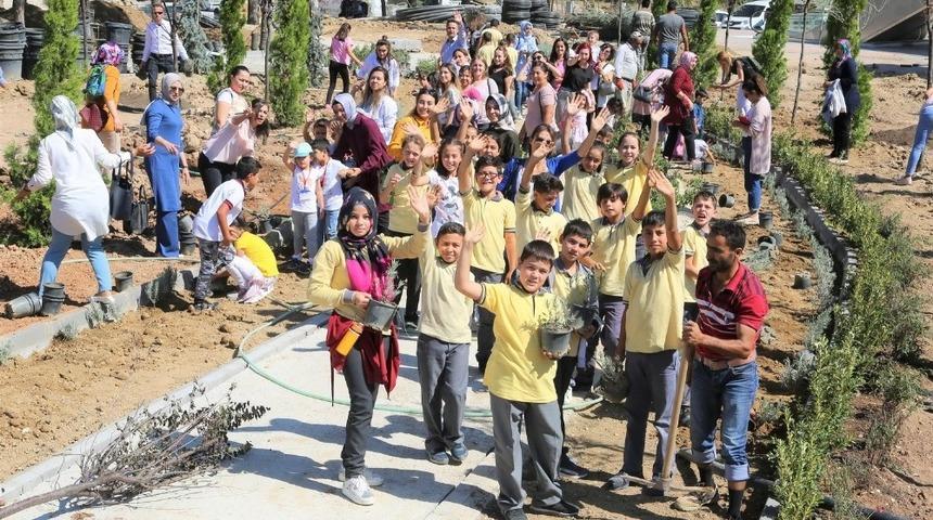 &Ccedil;ağrıya ilk yanıt miniklerden geldi