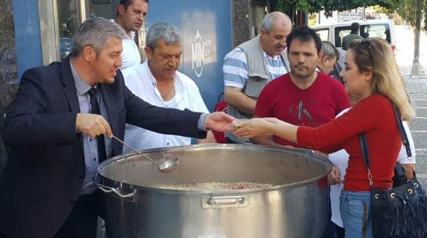 Limak Enerji&rsquo;ndenm&uuml;şterilerine aşure ikramı
