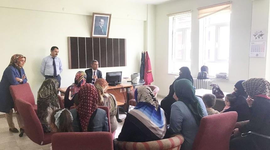 Gen&ccedil;&rsquo;te, fabrikanın &ccedil;ıkardığı toz nedeniyle vatandaşlar imza topladı