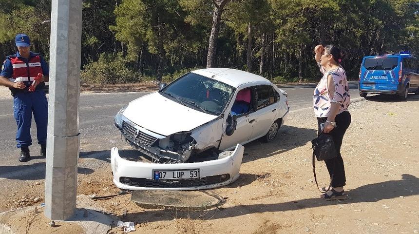 Manavgat&rsquo;ta trafik kazaları: 2 yaralı