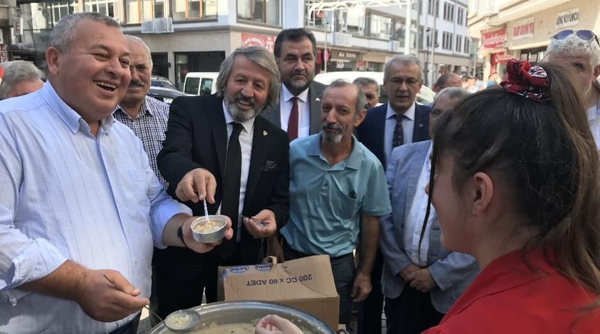 MHP&rsquo;den aşure ikramı