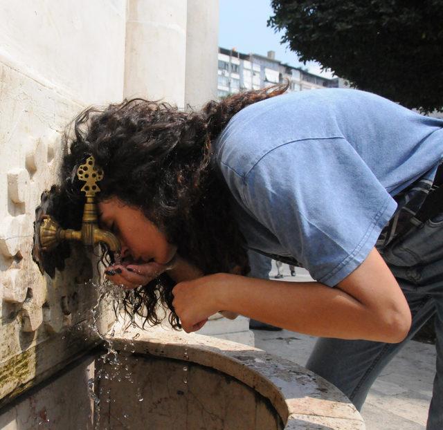 Adana'da sıcak ve nem bunalttı