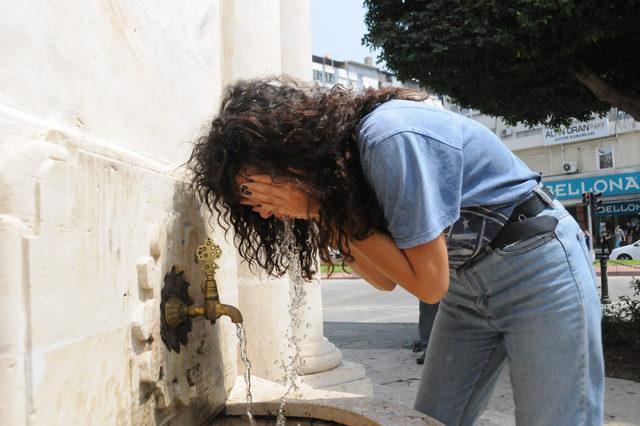 Adana'da sıcak ve nem bunalttı