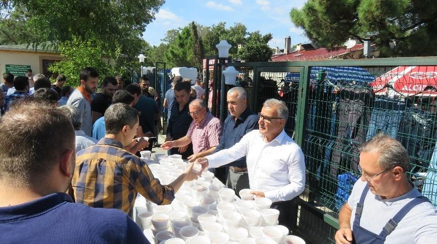 Yeni Sanayi Sitesi Kooperatifi&rsquo;nden esnafa aşure ikramı