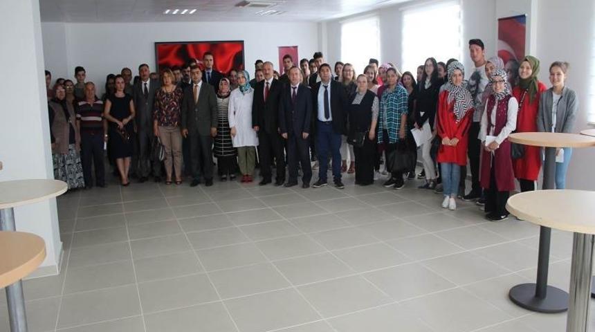 Ergene Kaymakamlığından &uuml;niversiteye başlayacak olan &ouml;ğrencilere destek