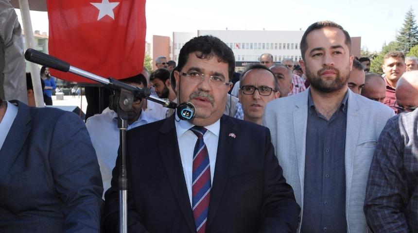 MHP&rsquo;den vatandaşa aşure ikramı