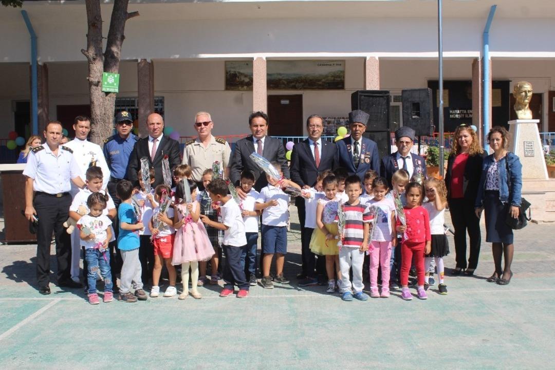 Ayvalık&rsquo;ta yeni eğitim ve &ouml;ğretim sazlı, s&ouml;zl&uuml; programla resmi olarak başladı