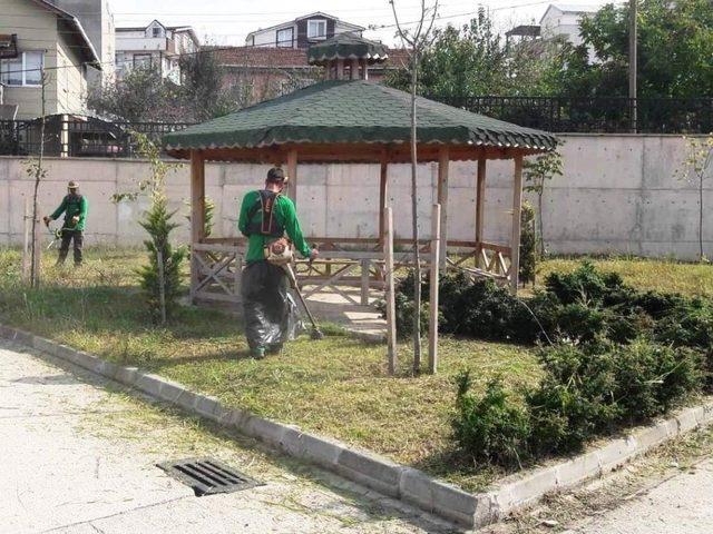 İzmit’te park ve yeşil alanlarda bakım yapıldı