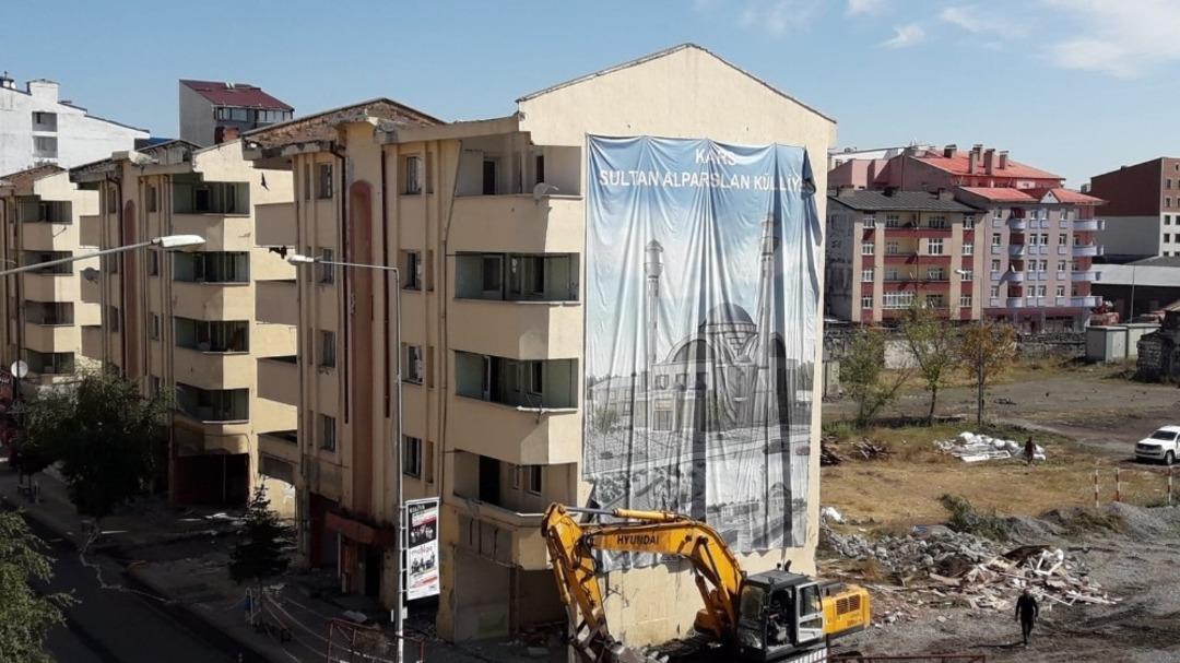 K&uuml;lliye inşaatında yıkım &ccedil;alışması başladı