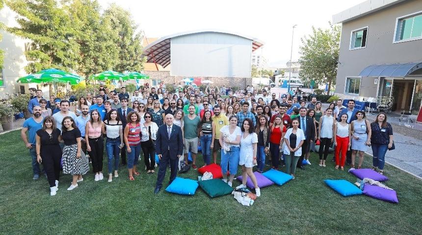 Yaşar &Uuml;niversitesinde ilk mezunlar buluşması