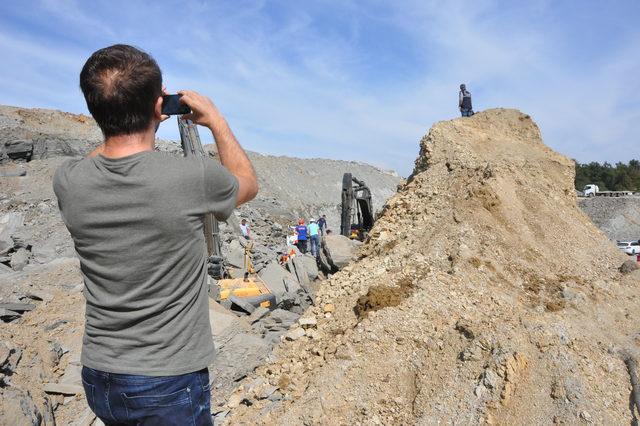 Hastane inşaatının temel kazısında göçük: 1 ölü, 1 yaralı (2)- Yeniden