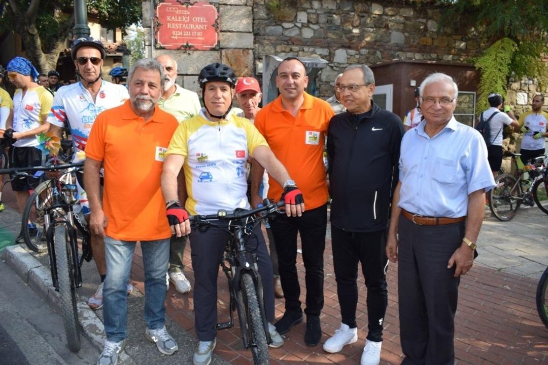 Bisikletli yaşam i&ccedil;in pedal &ccedil;evirdiler