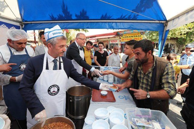 Şahinbey Belediyesi hergün 15 bin kişiye aşure ikram ediyor