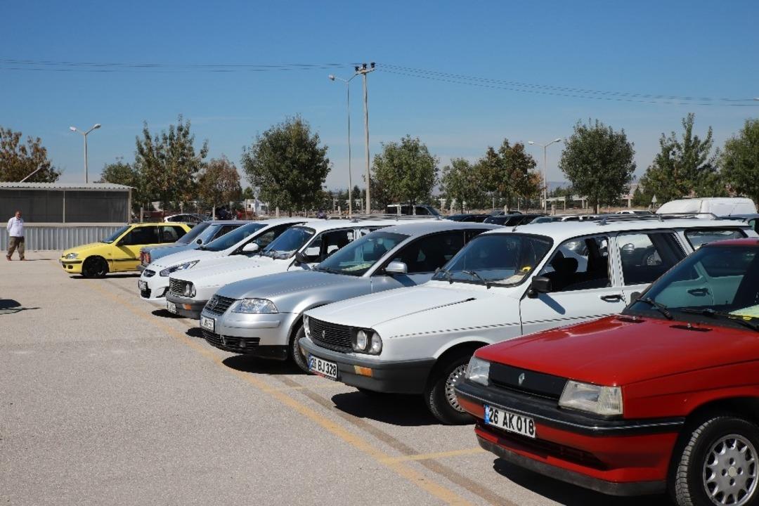 A&ccedil;ık Oto Pazarı yeni haliyle hizmete başladı