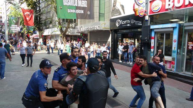 İntihar eden baba için toplanan gruba polis müdahalesi: 15 gözaltı