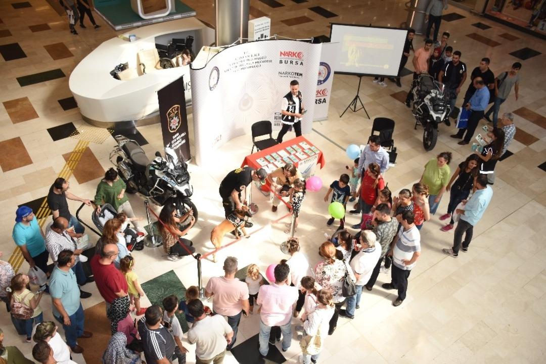 AVM&rsquo;de Galya yoğun ilgi g&ouml;rd&uuml;