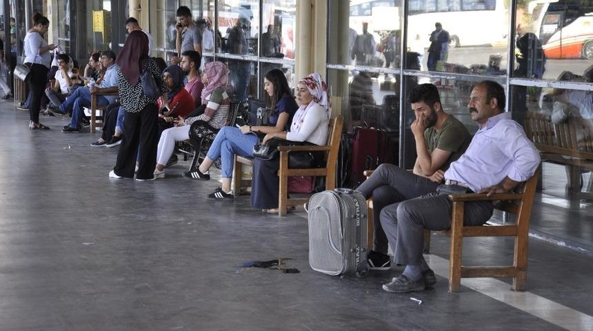 Otogarda öğrenci yoğunluğu