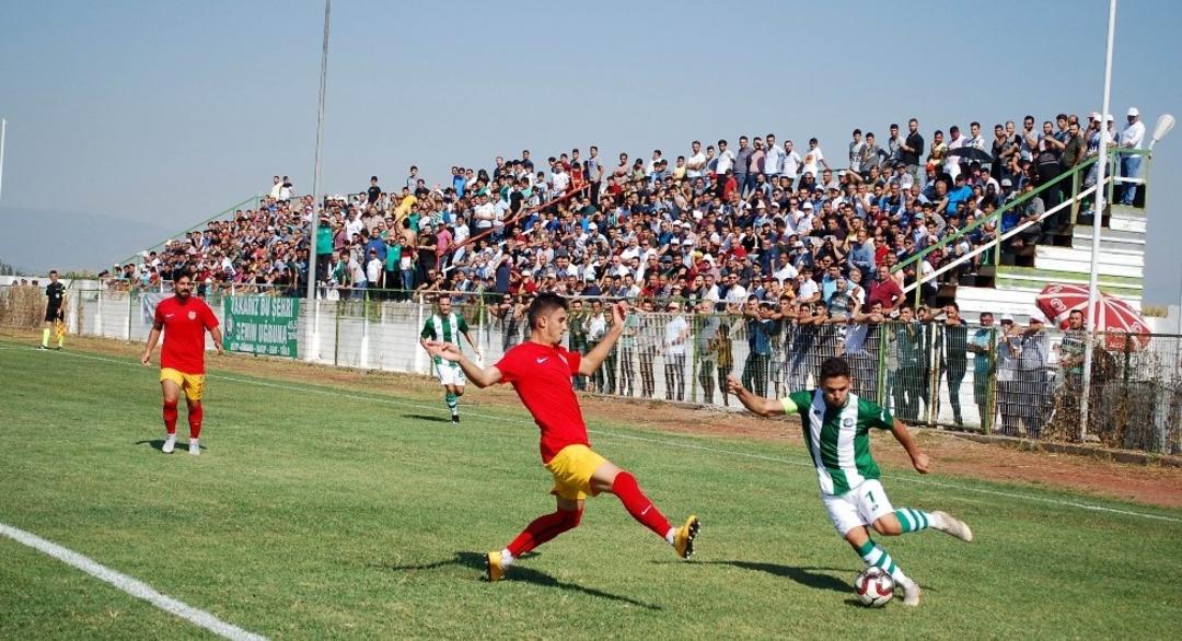 Salihli Belediyespor 3 puanı 3 golle aldı