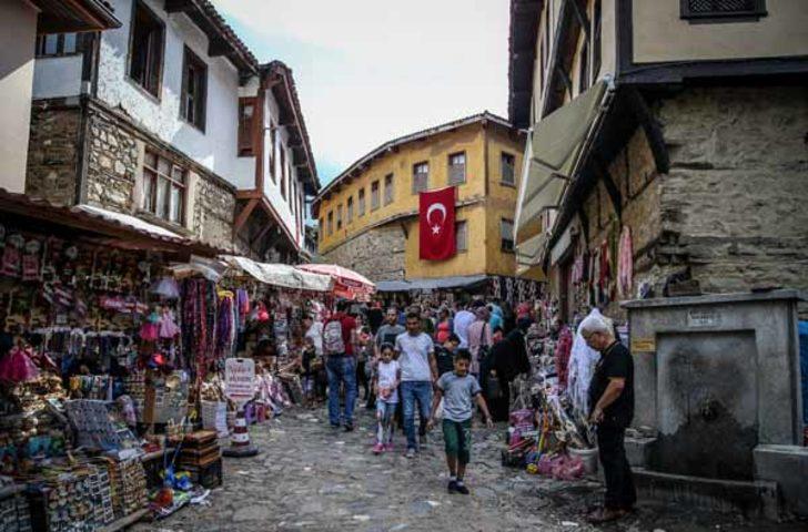 Akın akın geldiler! Havadan görüntülendi G1