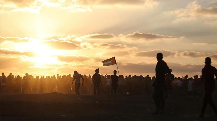 İsrail savaş u&ccedil;akları Filistinlilere saldırdı