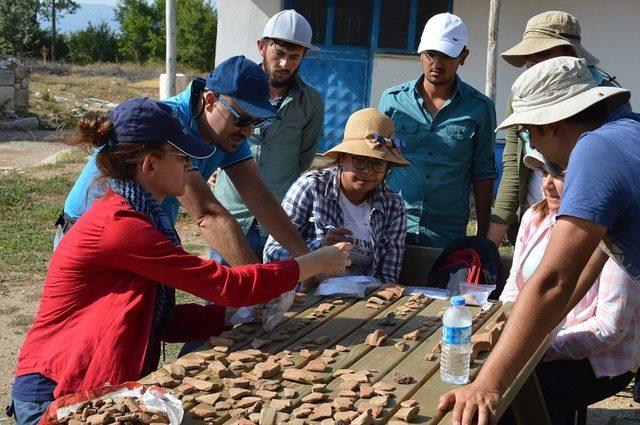 Akmonia Antik Kenti’nde cam üretildiğine dair kanıtlar bulundu